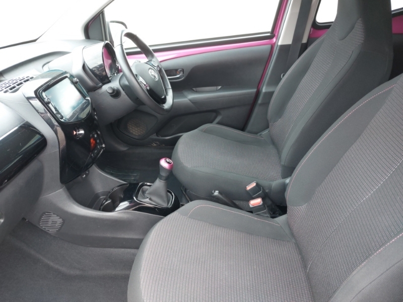 Toyota Aygo 1.0 Vvt-i X-cite 5 Purple #5