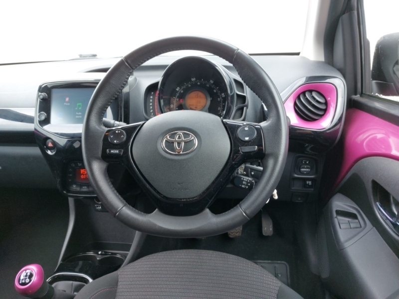 Toyota Aygo 1.0 Vvt I X Trend Funroof X Shift Euro White #8