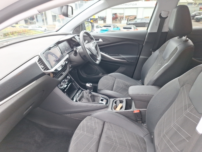 Vauxhall Grandland 1.2 Turbo Ultimate White #5