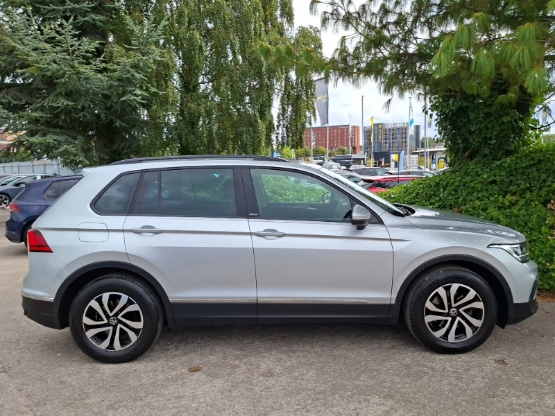 Volkswagen Tiguan 1.5 Tsi 150 Active Silver #4