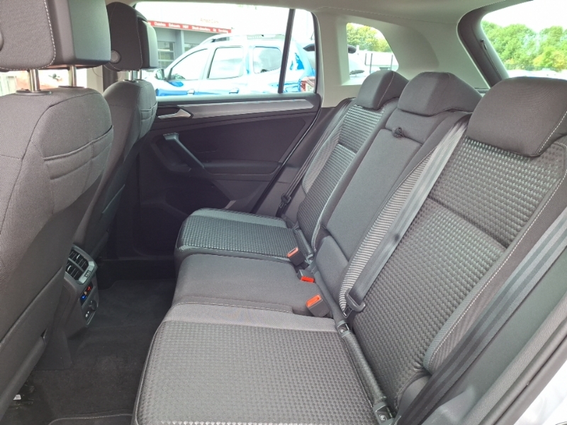 Volkswagen Tiguan 1.5 Tsi 150 Active Silver #6