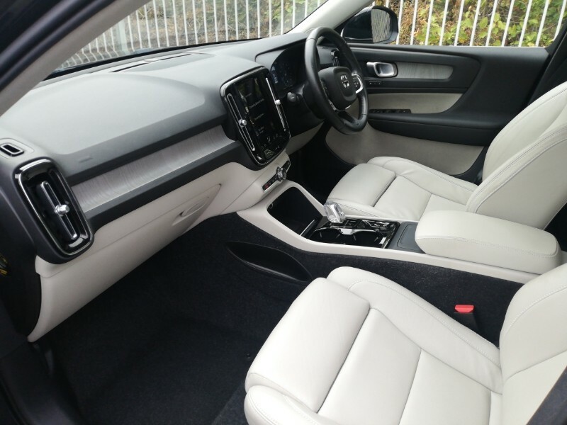 Volvo XC40 2.0 B4p Inscription Pro Black #5