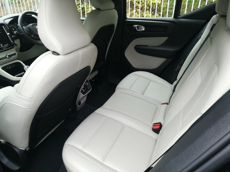 Volvo XC40 2.0 B4p Inscription Pro Black #6