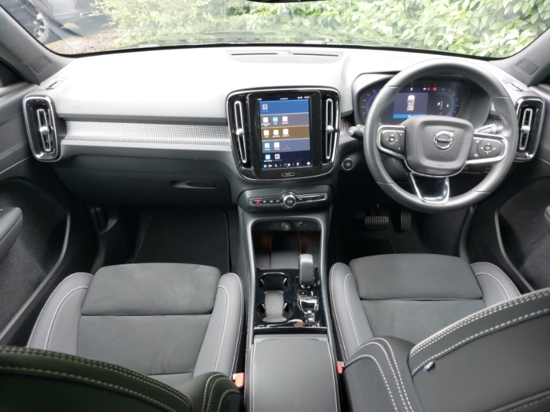 Volvo XC40 2.0 B3p Plus Dark Black #3