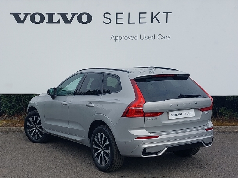 Volvo XC60 2.0 B5p Plus Dark Awd Geartronic Silver #2