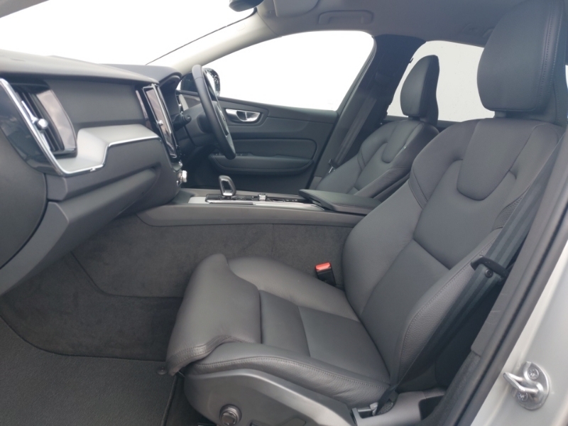 Volvo XC60 2.0 B5p Plus Dark Awd Geartronic Silver #5