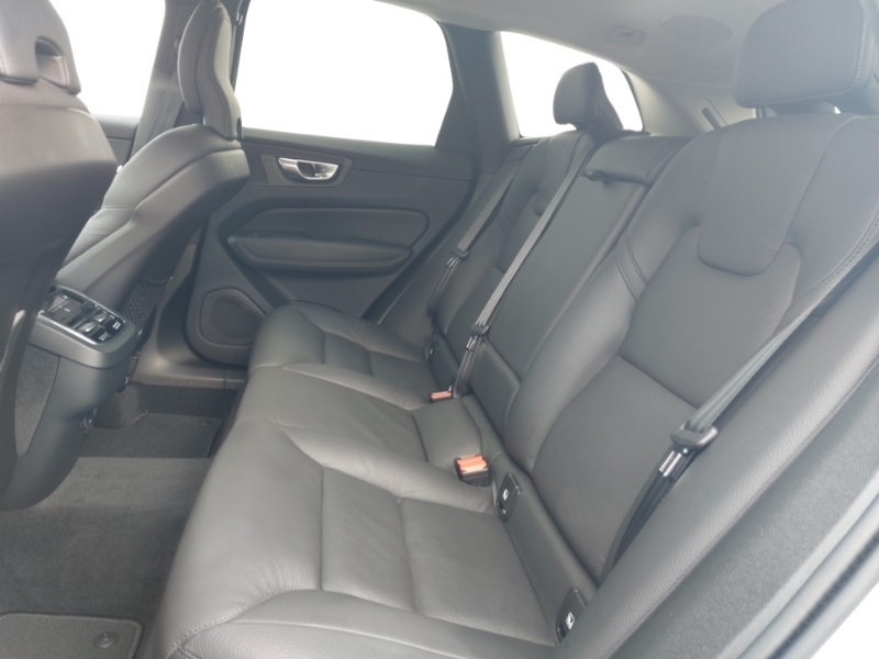 Volvo XC60 2.0 B5p Plus Dark Awd Geartronic Silver #6