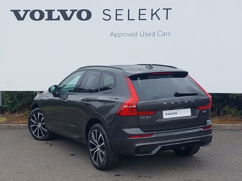 Volvo XC60 2.0 B5p Plus Dark Awd Geartronic Grey #2