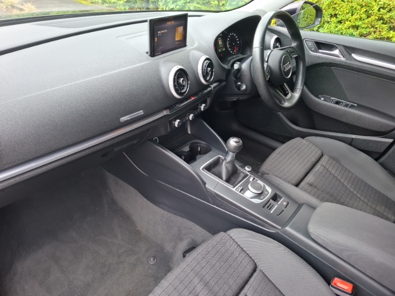 Audi A3 1.0 Tfsi Sport Black #5
