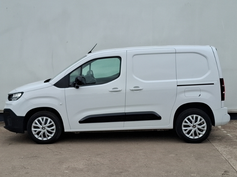 Fiat Doblo 1.5 Multijet 100 H1 Van White #4