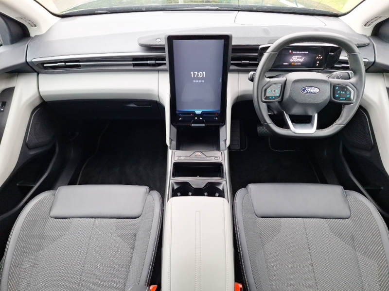 Ford Explorer 210Kw Select 77Kwh Black #3