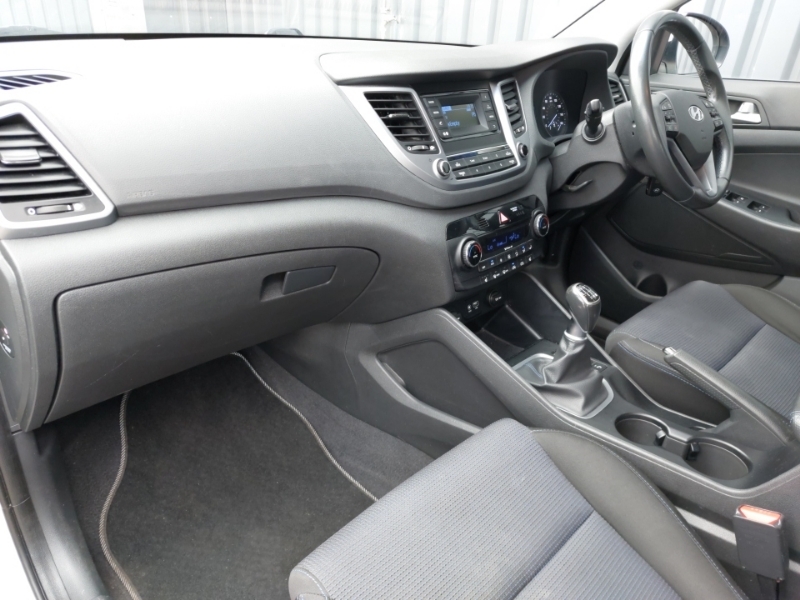Hyundai Tucson 1.6 Gdi Blue Drive Se 2Wd White #5