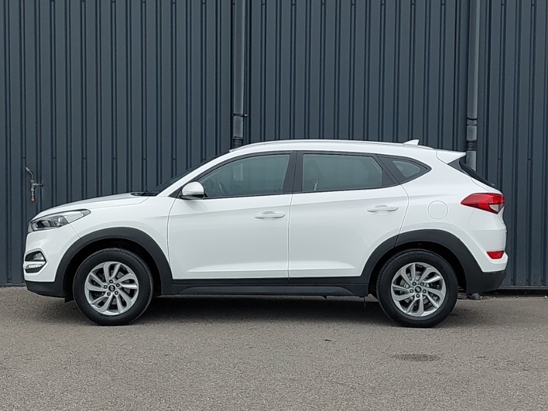 Hyundai Tucson 1.6 Gdi Blue Drive Se 2Wd White #4