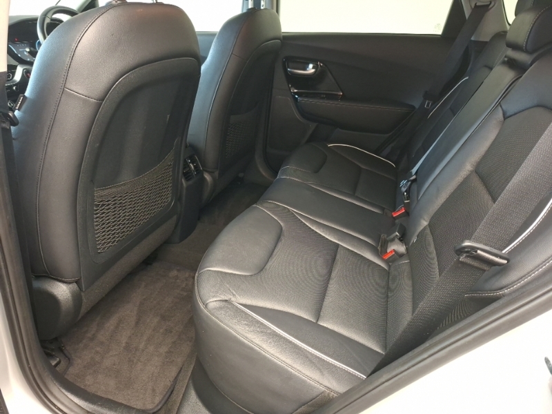 Kia e-Niro 150Kw 4 64Kwh NJ70KKT Silver #6