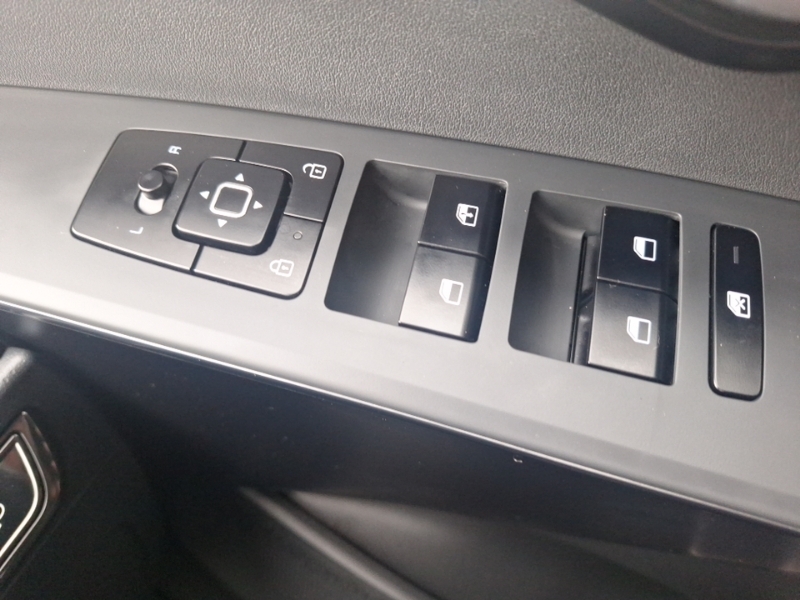 Kia e-Niro 2 WL75FKF White #15