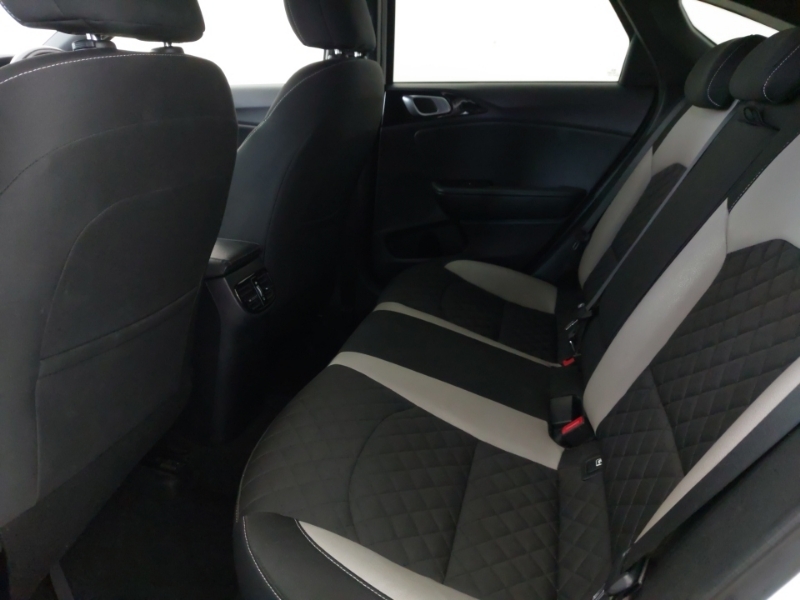 Kia Proceed 1.5T Gdi Isg Gt-line LA21RFF White #6