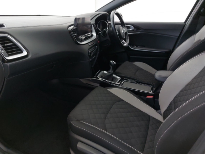 Kia Proceed 1.5T Gdi Isg Gt-line LA21RFF White #5