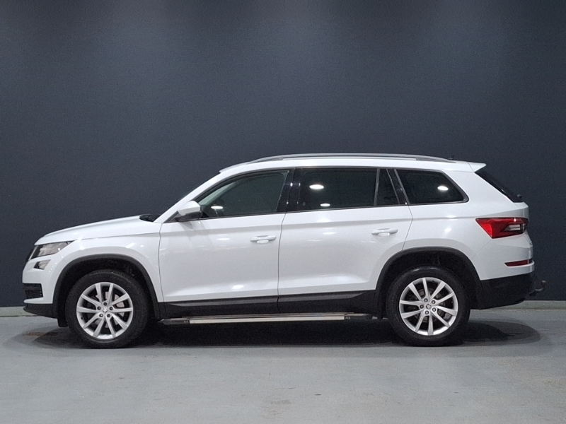 Skoda Kodiaq 2.0 Tdi Se 4X4 Dsg 7 Seat White #4