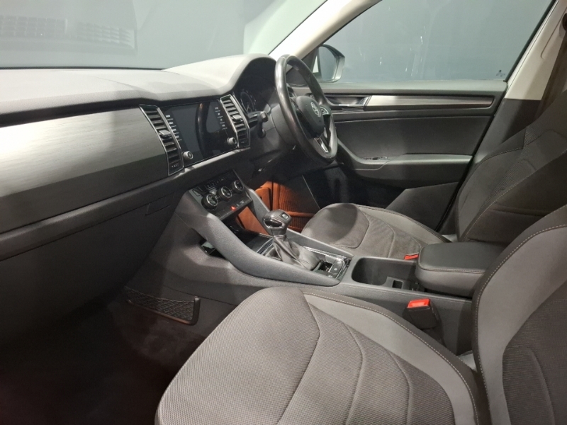 Skoda Kodiaq 2.0 Tdi Se 4X4 Dsg 7 Seat White #5