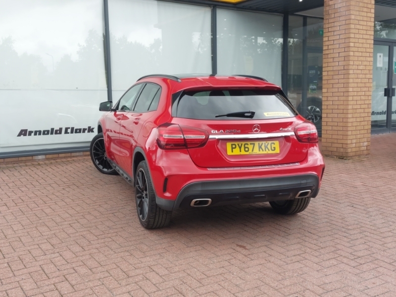 Mercedes-Benz GLA Class Gla 220D 4Matic Amg Line Prem Plus Red #2