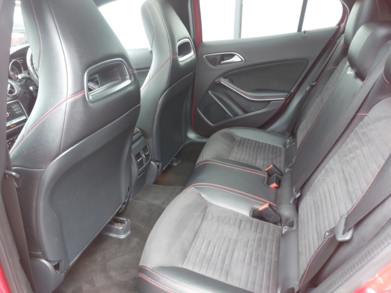 Mercedes-Benz GLA Class Gla 220D 4Matic Amg Line Prem Plus Red #6