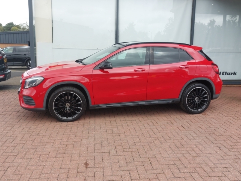 Mercedes-Benz GLA Class Gla 220D 4Matic Amg Line Prem Plus Red #4