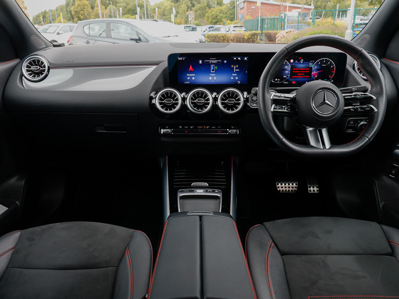 Mercedes-Benz GLA Class Gla 200 Amg Line Executive Black #3