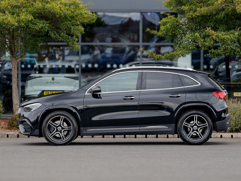 Mercedes-Benz GLA Class Gla 200 Amg Line Executive Black #4