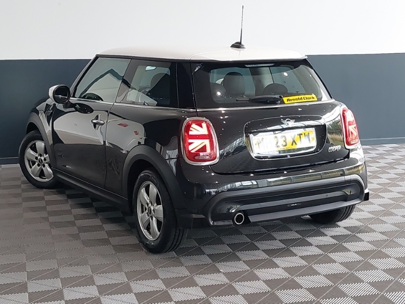 Mini Hatch 1.5 Cooper Classic Premium MH23XTW Black #2