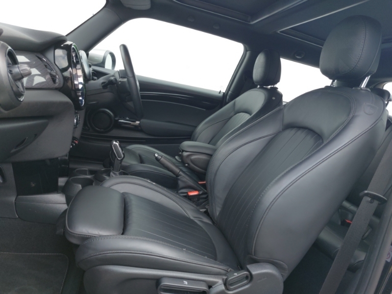 Mini Hatch 1.5 C Exclusive YJ23SHK Black #5