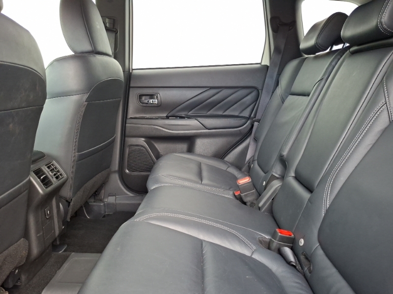 Mitsubishi Outlander 2.4 Phev Dynamic Safety SB21DGU White #6