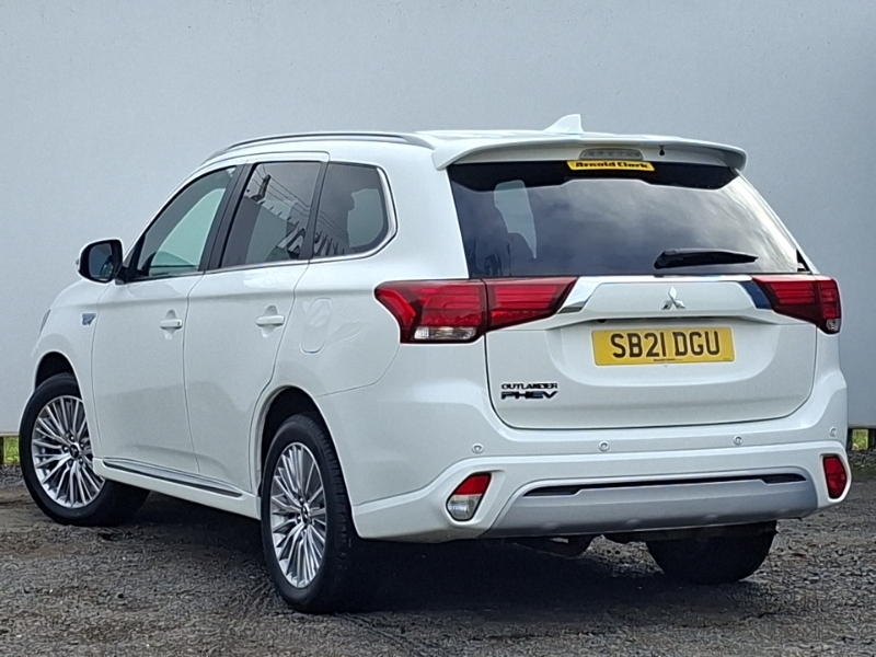 Mitsubishi Outlander 2.4 Phev Dynamic Safety SB21DGU White #2