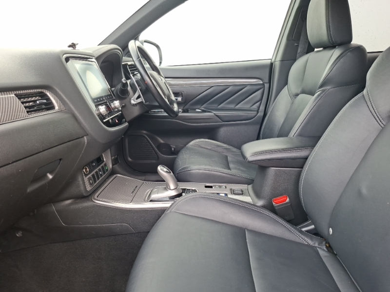 Mitsubishi Outlander 2.4 Phev Dynamic Safety SB21DGU White #5