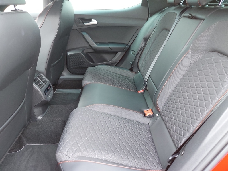 Seat Leon 1.5 Etsi 150 Fr First Edition Dsg Red #6