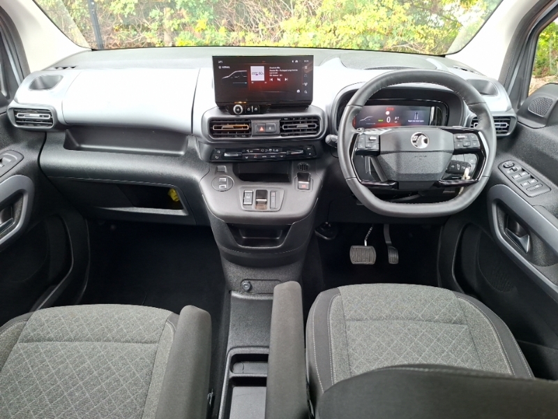 Vauxhall Combo-e Life 100Kw Ultimate 52Kwh Grey #3
