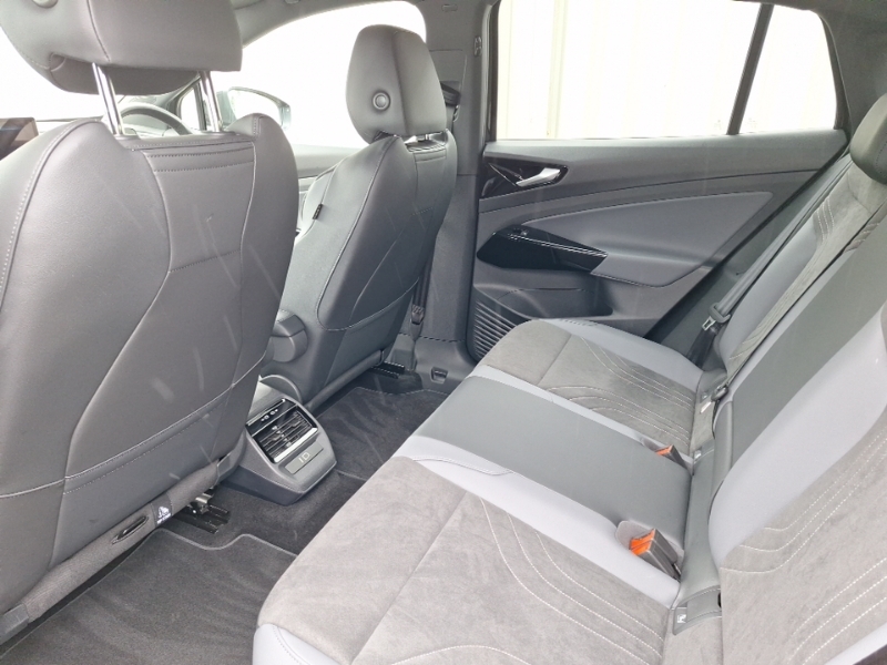 Volkswagen ID.5 210Kw Match Pro 77Kwh Black #6