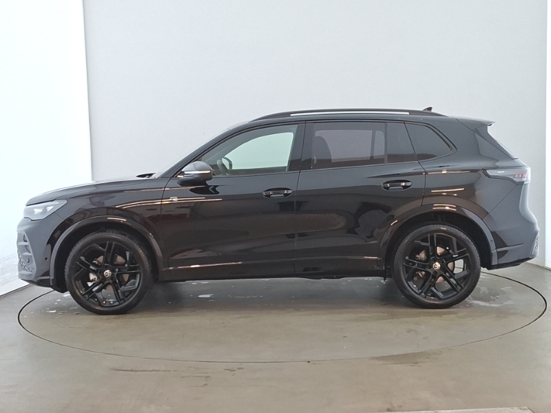 Volkswagen Tiguan 1.5 Etsi 150 Black Edition Dsg Black #4