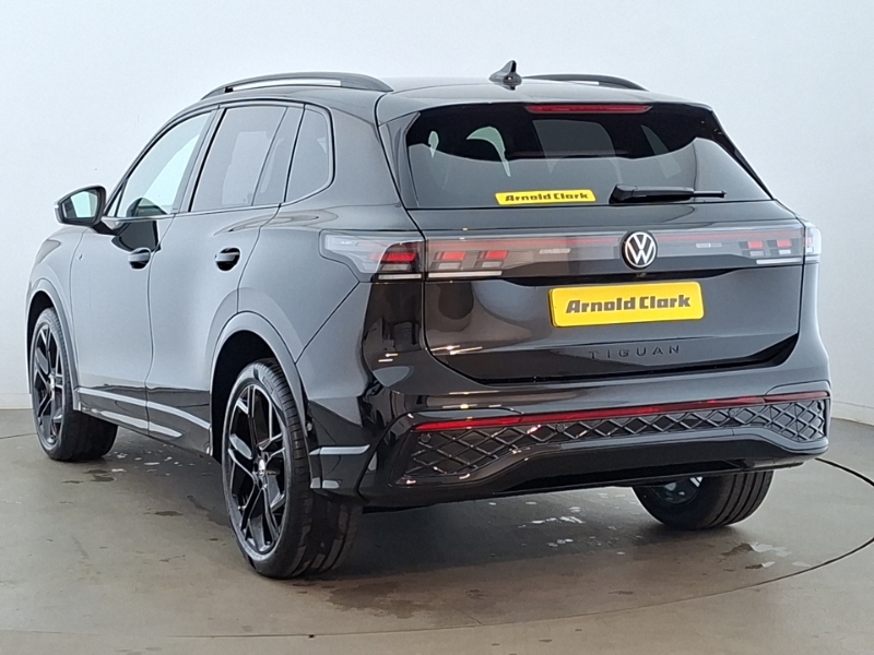 Volkswagen Tiguan 1.5 Etsi 150 Black Edition Dsg Black #2