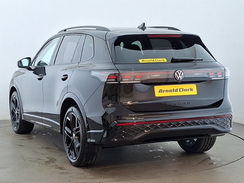 Volkswagen Tiguan 1.5 Etsi 150 Black Edition Dsg Black #2