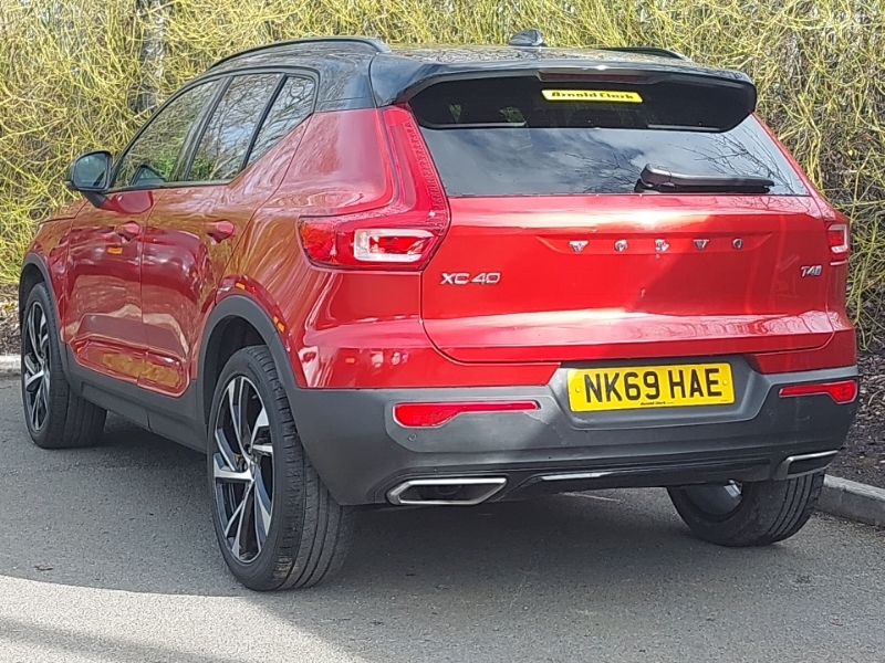 Volvo XC40 2.0 T4 R Design Pro Geartronic NK69HAE Red #2