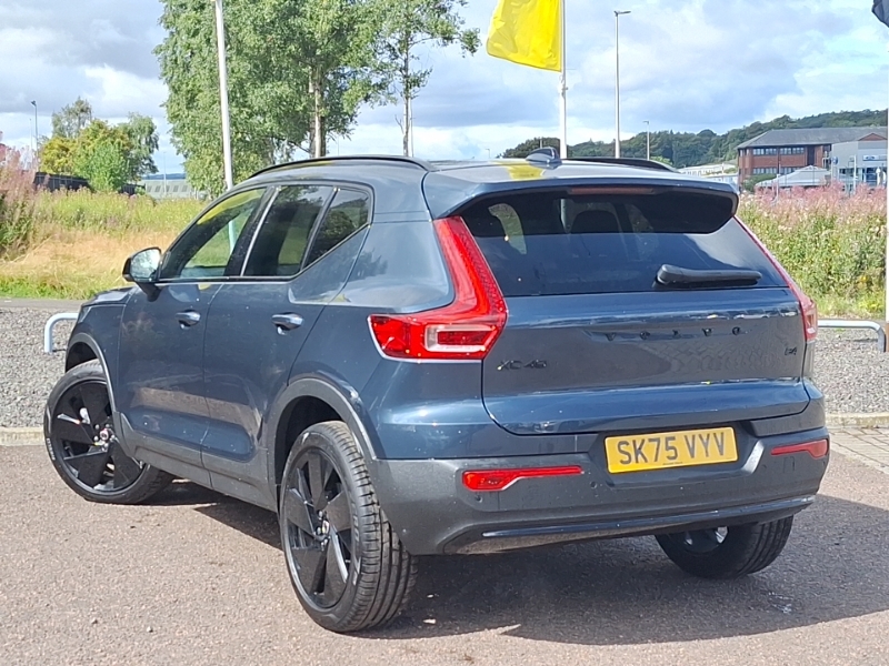 Volvo XC40 2.0 B4p Plus Black Edition Blue #2