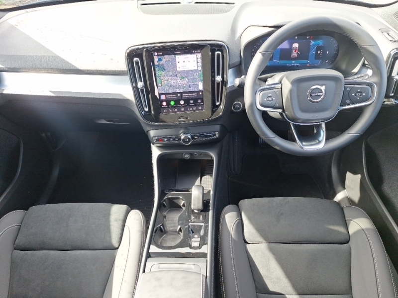 Volvo XC40 2.0 B4p Plus Black Edition Blue #3