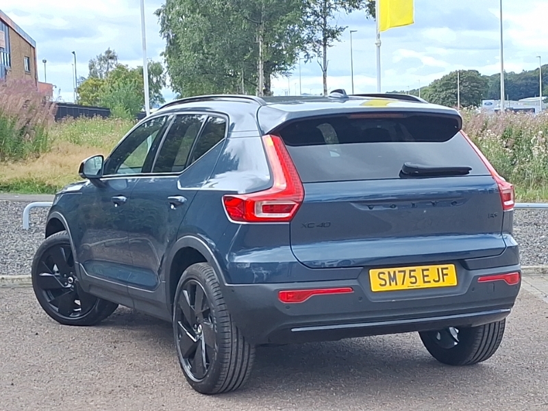 Volvo XC40 2.0 B3p Plus Pro Black Edition Blue #2