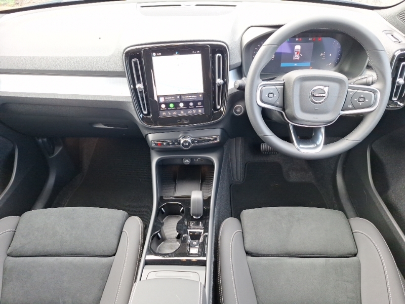 Volvo XC40 2.0 B3p Plus Pro Black Edition Blue #3