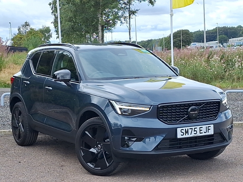 Volvo XC40 2.0 B3p Plus Pro Black Edition Blue
