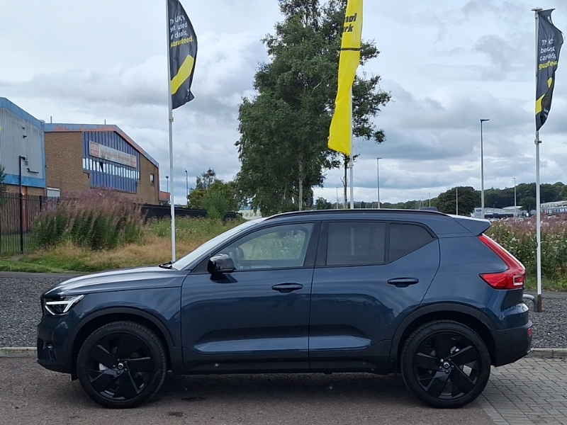 Volvo XC40 2.0 B3p Plus Pro Black Edition Blue #4
