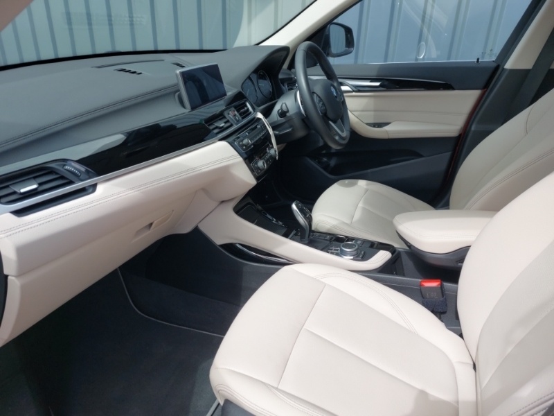 BMW X1 Xdrive 20I Xline Step Orange #5