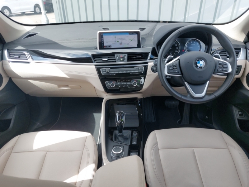 BMW X1 Xdrive 20I Xline Step Orange #3