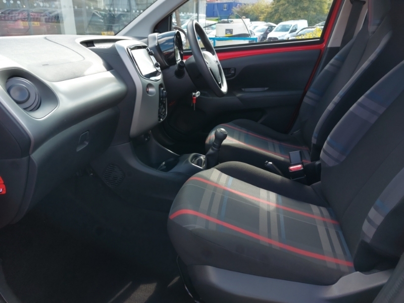 Peugeot 108 1.0 Active Red #5