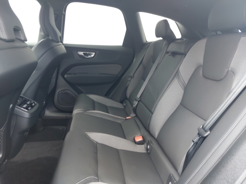 Volvo XC60 2.0 B5p Plus Black Edition Awd Geartronic Black #6